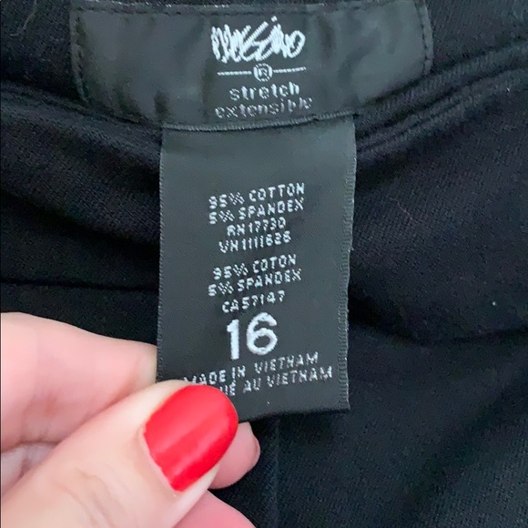 Mossimo Stretch Capris - Picture 3 of 5